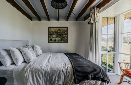Pipers Creek House | Crofters Fold ~ Daylesford Macedon Region ~ Fabulous Farm Stay!