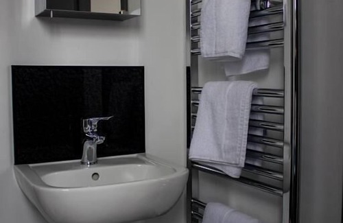 Roath Hotel | Crofts Hotel