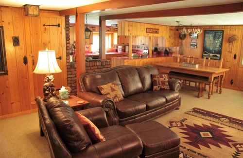 Gallatin Gateway Cabin | Crooked Canyon Lodge Cabin - 30+ Night, Montana Cabin On The Gallatin River