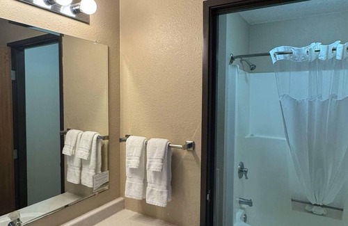 Crookston Hotel | Crookston Inn & Convention Center