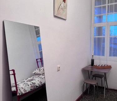 Oshakan House | crossroads guesthouse