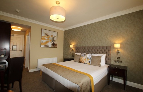 Mount Nugent Hotel | Crover House Hotel