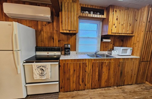 Nevis Cabin | Crow Crest Lodge Resort #10 Northern Adventure, Stunning Sunsets, Family Getaway