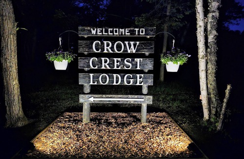 Nevis Cabin | Crow Crest Lodge Resort #4 Water Edge, Stunning Sunsets, Family Getaway