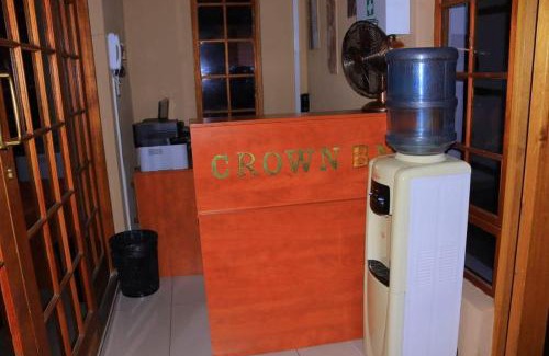 Francistown House | Crown Bed & Breakfast