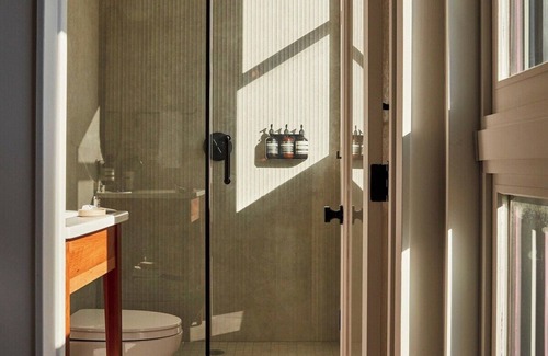 Olde Kensington Hotel | Crown Grand Two Bedroom King + Queen W/Terrace