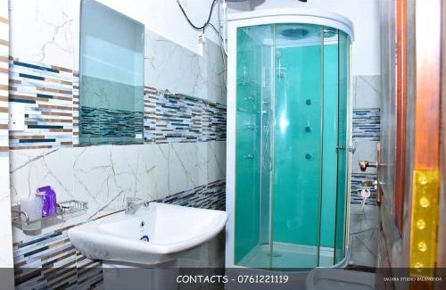 Imbulpe Hotel | Crown Hotel Balangoda