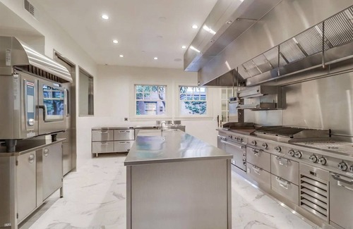 Coronado House | Crown Manor - Mansion on the Beach