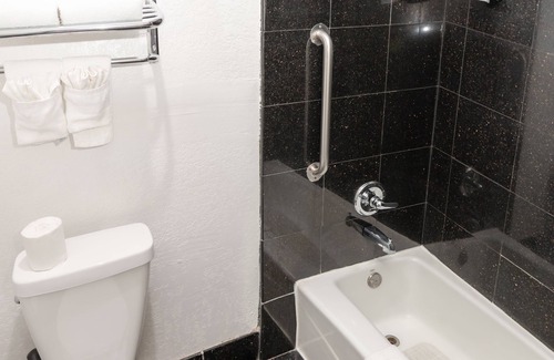 El Centro Hotel | Crown Motel