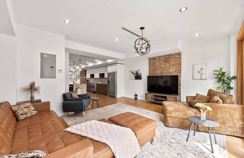 Crown Heights Apartment | Crown Terrace II by Rove | Duplex w/Outdoor Spaces