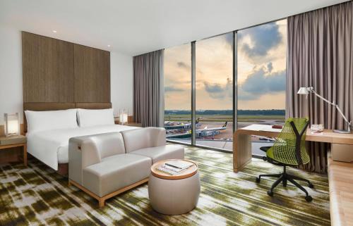Changi Hotel | Crowne Plaza Changi Airport by IHG