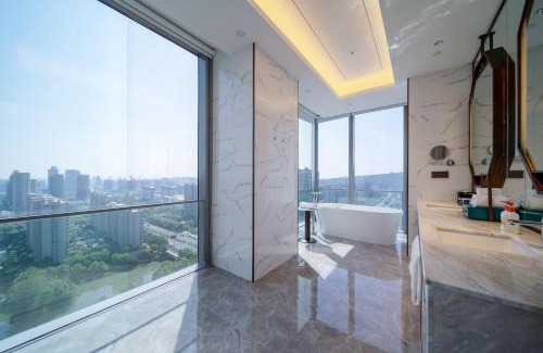 Yuhang District Hotel | Crowne Plaza Hangzhou Linping by IHG