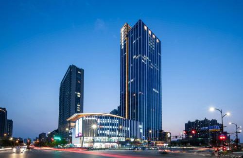 Yuhang District Hotel | Crowne Plaza Hangzhou Linping by IHG