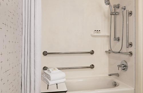 King of Prussia Hotel | Crowne Plaza Hotel Philadelphia - King of Prussia by IHG