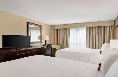 The Villages Hotel | Crowne Plaza Houston Galleria Area by IHG