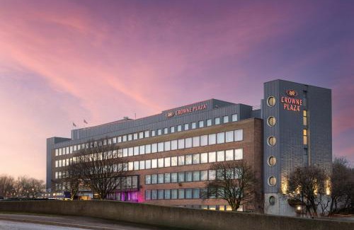 Hanger Hill Hotel | Crowne Plaza London Ealing by IHG