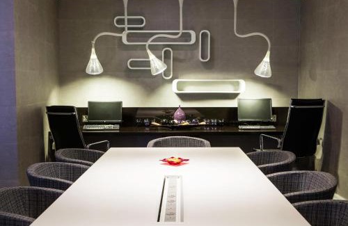 Hanger Hill Hotel | Crowne Plaza London Ealing by IHG
