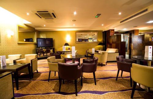 Hanger Hill Hotel | Crowne Plaza London Ealing by IHG