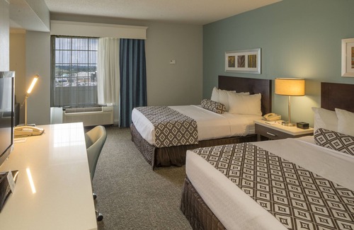 Bethel Park Hotel | Crowne Plaza Suites Pittsburgh South, an IHG Hotel