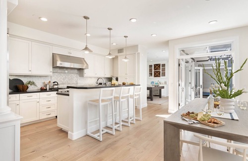 East Side Costa Mesa House | Crystal Cove by AvantStay | Gorgeous & Charming Newport Home!