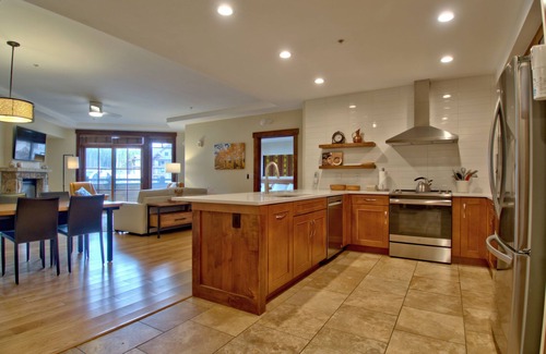Breckenridge Condo | Crystal Peak Pioneer Condo: Slopeside Luxury