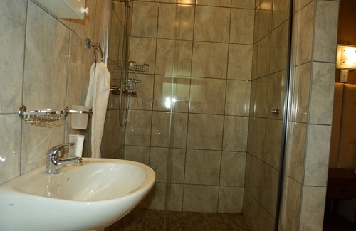 Madeteleli House | Crystal Rose Lodge