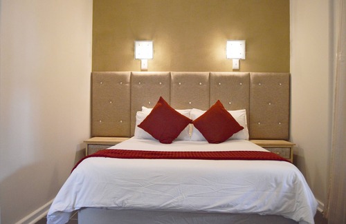 Madeteleli House | Crystal Rose Lodge