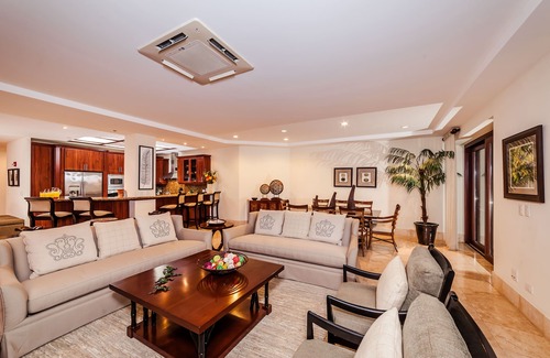 Playa Langosta Condo | Crystal Sands, Luxury Living on the white Sands of Playa Langosta