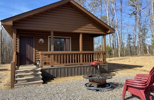Mount Ida House | Cub Cabin has Star Gazing for Outdoor Lovers. No Pets Allowed