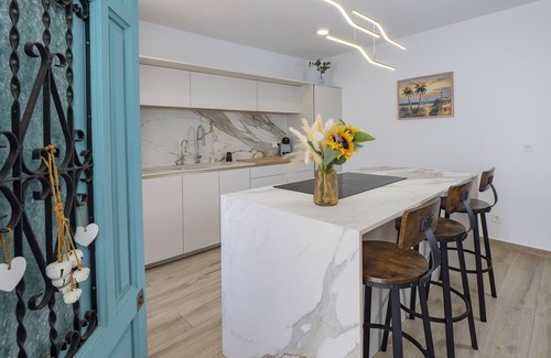 Ojen Ski Chalet | Cubo's Casa Mariposa near Marbella/urban/Marbella/terrace/free wifi