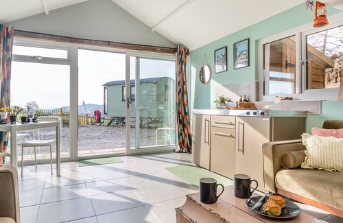 Ffestiniog House | Cuddfan Bach - One Bedroom House, Sleeps 2