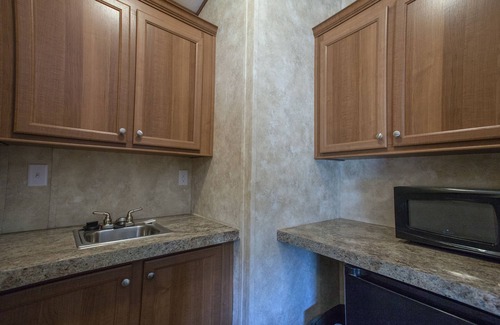Cuero Hotel | Cuero Oilfield Housing