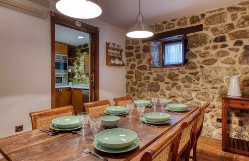 Piedralaves House | Cuesta del Reloj House