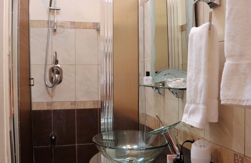 Saint James House | Culture Crossroads Inn
