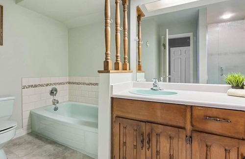 Cultus Lake Cabin | Cultus Lake Waterfront Cabin