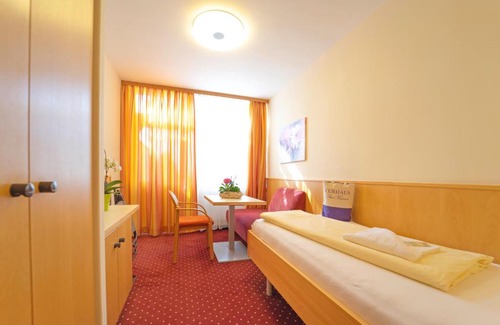 Bad Kreuzen Hotel | Curhaus Bad Kreuzen
