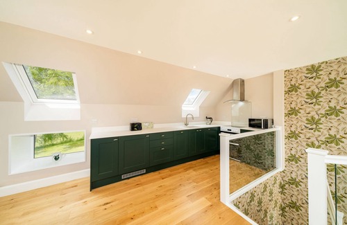 Dunkeld Cottage | Curlew Corner - a cottage that sleeps 2 guests in 1 bedroom