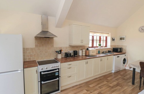 Muston Cottage | CURLEW COTTAGE, pet friendly, character holiday cottage in Filey