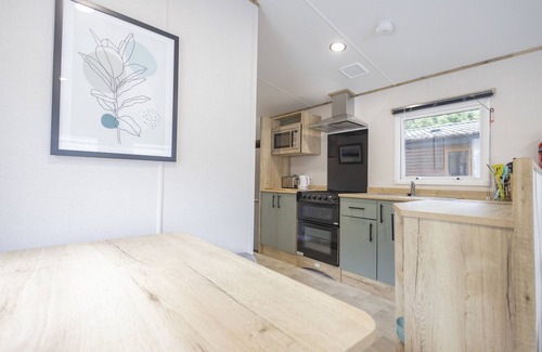 Mudeford Cottage | Curlew is a brand new property situated on the boutique Sandhills Holiday Park in Mudeford