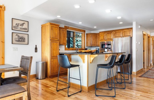Big Sky Meadow Village House | Curley Bear Lodge | Big Sky Town Center