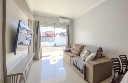 Praia da Armacao do Itapocoroi Apartment | Curta Praia da Armação - Casa Tulipa