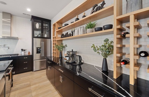 East Durham House | Custom Home Near Duke~Fast WiFi & Easy Check in