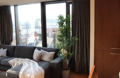 Cathedral Quarter Apartment | Custom House Square Penthouse