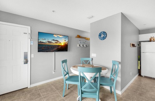 Navarre Beach Condo | 🌴Cute 1BR|Steps2Beach w/Incredible View|Pool!🌴