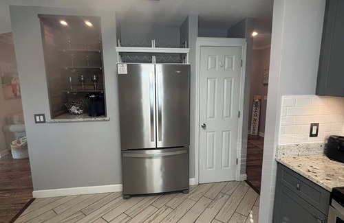 Riviera Beach House | Cute 2 bdr~ BRAND new pool~ 4 streets from beach access