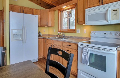 Whipholt Cabin | Cute 2-bed Cabin w/ prestige views of Leech Lake!