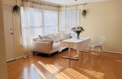 North Redondo House | Cute 2-bedroom house just 1.5 mi from the Beach!