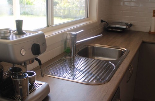 Hat Head Cottage | Cute 3 bedroom cottage a short stroll to the beaches, creek and club.