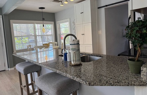 Bearss Plaza House | Cute and Cozy 2 bedroom bungalow in Seminole Heights