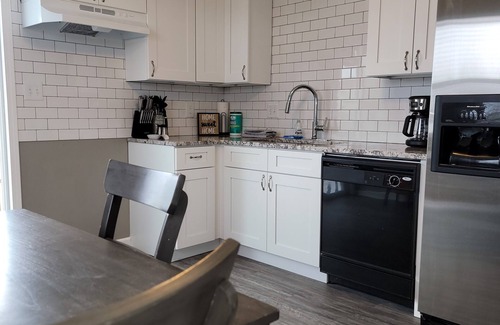 Blue Springs Apartment | Cute and Cozy Apartment close to several highways